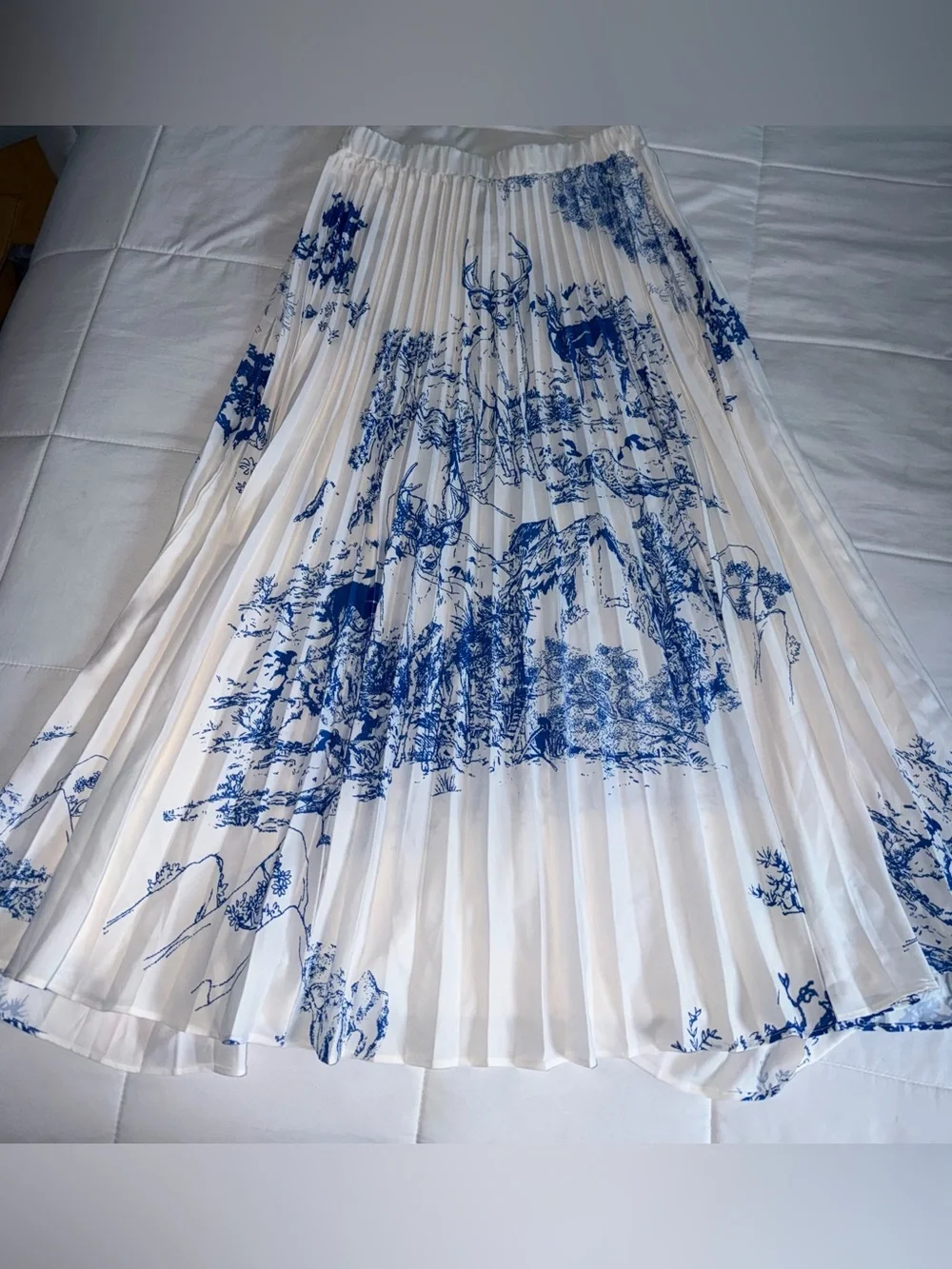 Blue & White Deer Printed Pleated Skirt and Long Sleeve Top Set - XL